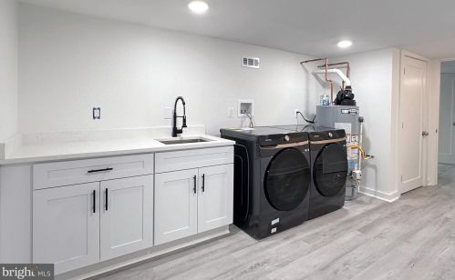 1639 Jackson St, Philadelphia PA 19145-3617 exterior