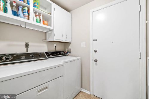 1901 Fallsmead Way, Rockville MD 20854-2640 exterior