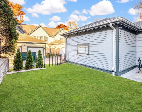 3525 Prospect Ave, Milwaukee WI 53211-2623 exterior