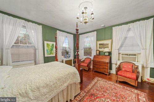 126 Fairfax St, Alexandria VA 22314-3331 exterior