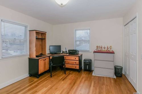 1541 1 St, Babylon NY 11704-5059 exterior