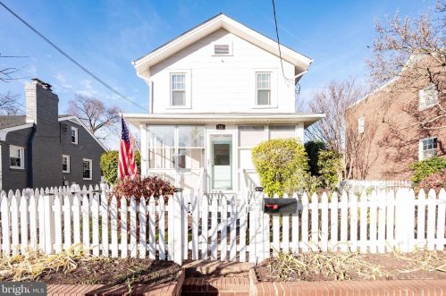 16 Masonic View Ave, Alexandria VA  22301-2204 exterior