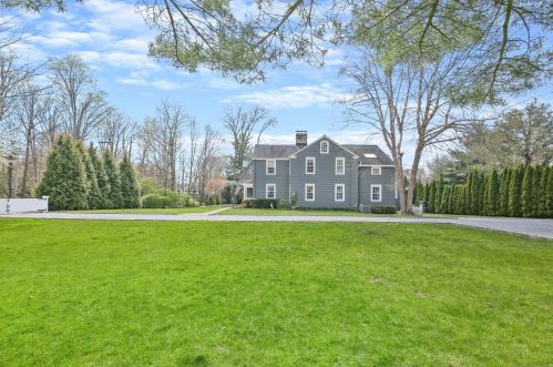 88 Kings Hwy, Westport CT 06880-2422 exterior