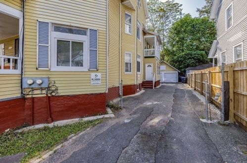 99 Euclid Ave, Springfield MA 01108-1725 exterior