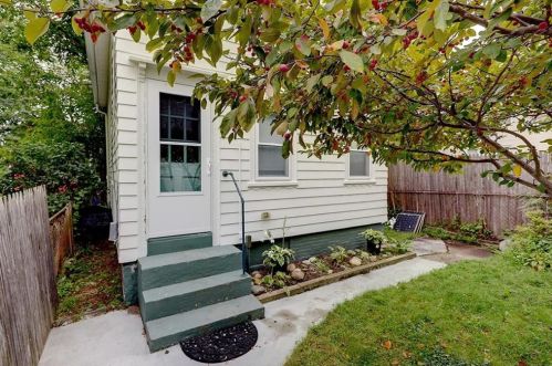 65 Preston St, Providence RI 02906-3817 exterior