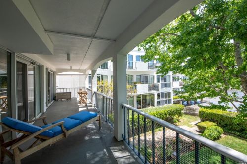 2220 Shelter Bay Ave, Mill Valley CA 94941-3020 exterior