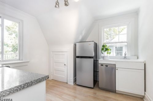 181 Smt Ave, Montclair NJ 07043-1817 exterior