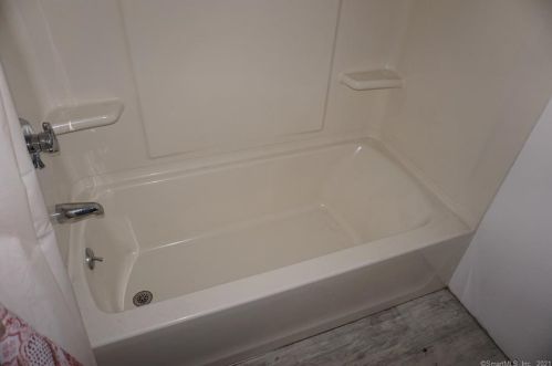 62 Broadleaf Ln, Enfield CT exterior