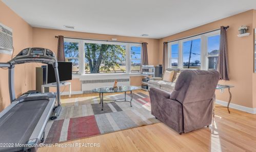 7 Applegate Ln, Plumsted Township NJ 08533-1303 exterior