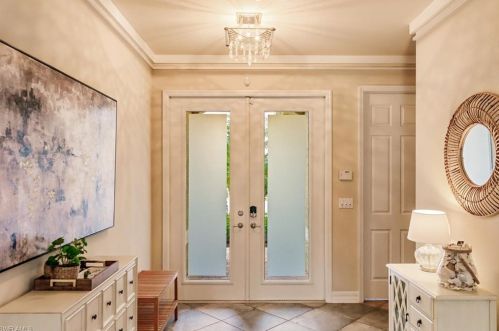 6480 Marbella Dr, Naples FL 34105-5040 exterior