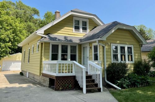 7136 44th St, Milwaukee, WI 53223-5308