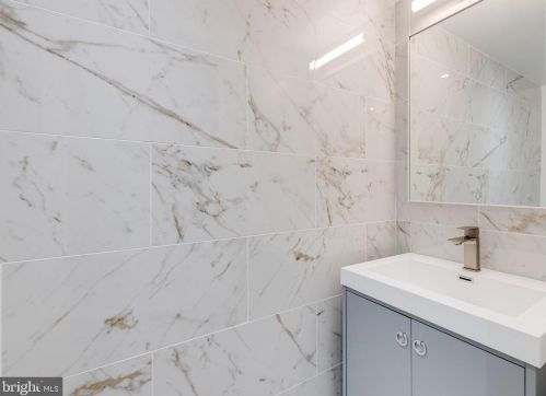 628 19 St, Philadelphia PA 19121-4120 exterior