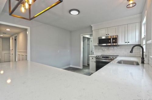 46 Cooper Ave, Wallingford CT  06492-3956 exterior