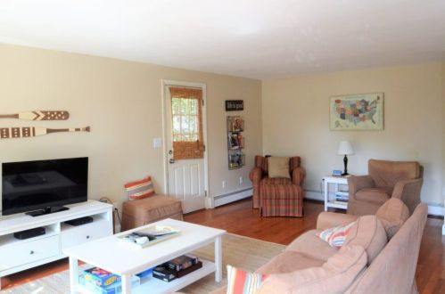 46 Allston Ave, Middletown, RI 02842-5802