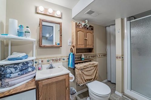 137 Conneaut Dr, Pittsburgh PA 15239-2630 exterior