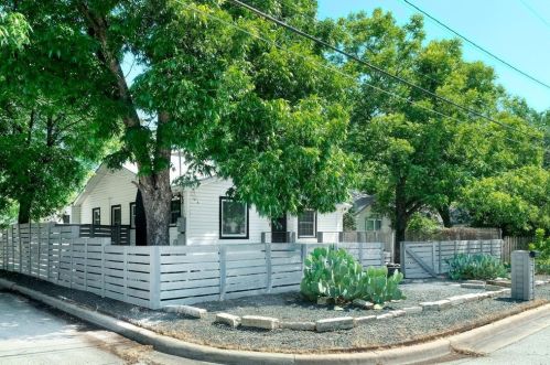 2200 14th St, Austin, TX 78702-1306