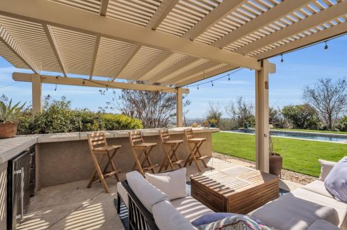 1403 Souza Dr, Folsom CA 95762-7559 exterior