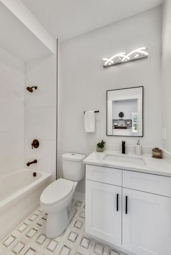 1624 Peterson Ave, Chicago IL  60660-2417 exterior