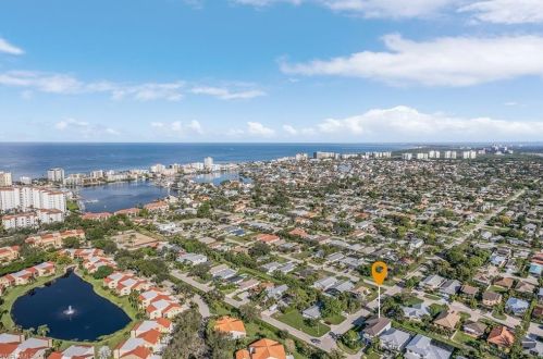 601 91 Ave, Naples FL 34108-2426 exterior