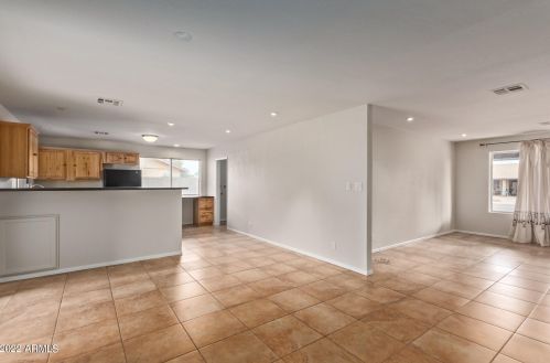 602 Behrend Dr, Phoenix AZ 85024-1871 exterior