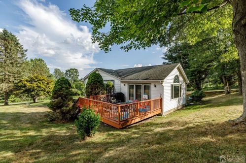 527 Rockport Rd, Hackettstown NJ 07840-5224 exterior