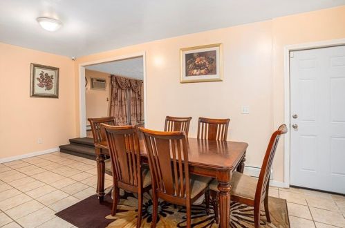 110 Lancashire St, Providence RI  02908-1612 exterior