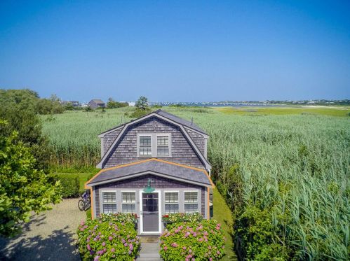 110 Orange St, Nantucket, MA 02554-4018