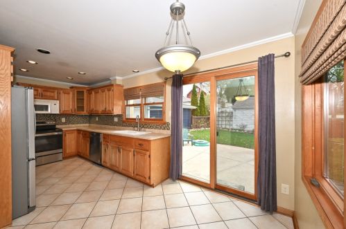 6326 Wright St, Milwaukee WI 53212-2940 exterior