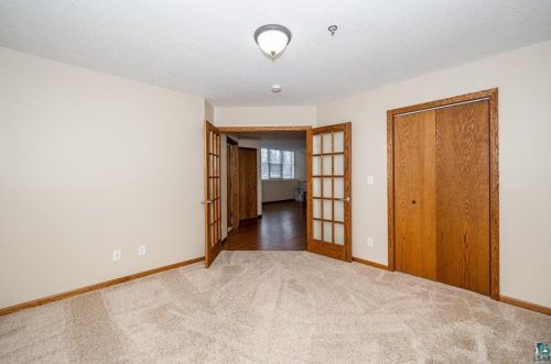 35 2nd St, Duluth MN 55810-2195 exterior