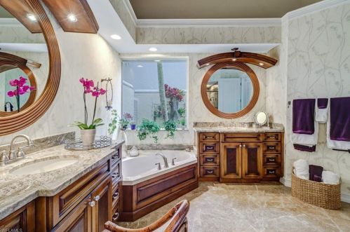 1032 Grand Isle Dr, Naples FL 34108-3325 exterior