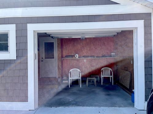 141 Lakeshore Blvd, Meskegon MI 49444-3818 exterior