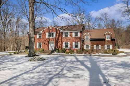 88 Banksville Rd, Armonk, NY 10504-2713