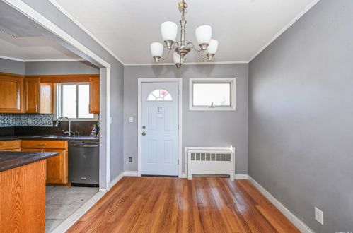 50 Great East Neck Rd, Babylon NY 11704-7631 exterior