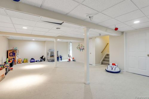 52129 Monaco Dr, Macomb Township MI  48042-6023 exterior