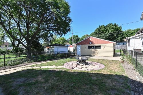 417 65th St, Milwaukee WI  53214-1723 exterior