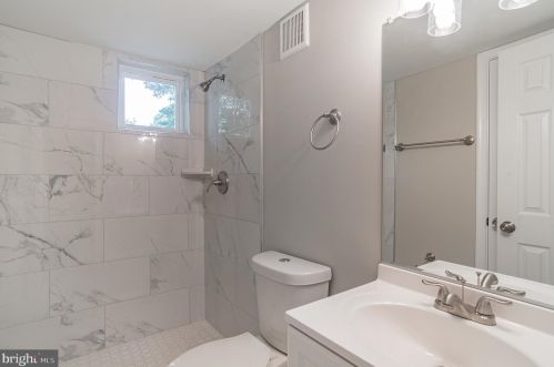 14005 Congress Dr, Rockville MD 20853-2668 exterior