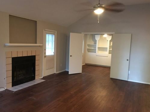 4714 Castleman Dr, Austin TX  78725-1720 exterior