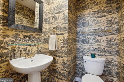 321 Fayette St, Alexandria VA 22314-2434 exterior