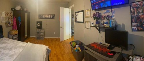 267 College Dr, Edison NJ  08817-5997 exterior