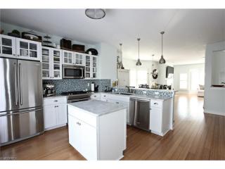 129 Ashbourne Dr, Cleveland OH  44145-8134 exterior