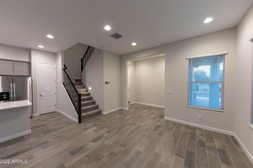 3033 37th Way, Phoenix AZ  85018-2219 exterior