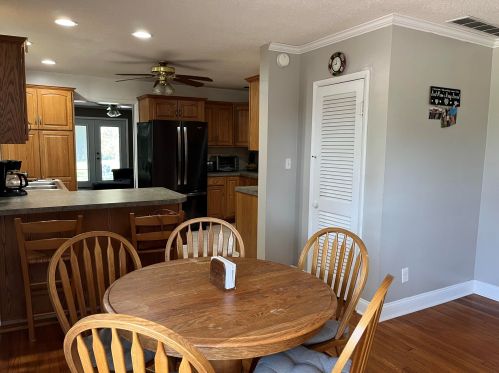 4037 Brooks Rd, Meskegon MI 49444-9721 exterior