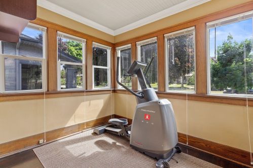 1015 76, Milwaukee WI 53214-3031 exterior