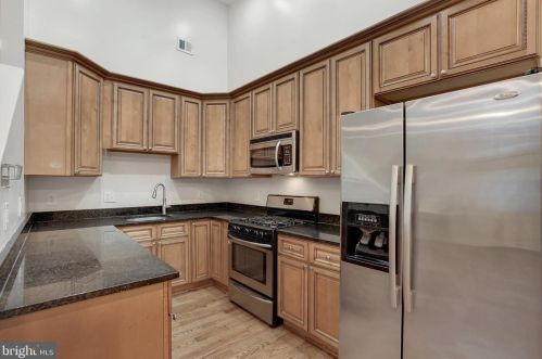 2811 Joseph Makell Ct, Alexandria VA 22306-2840 exterior