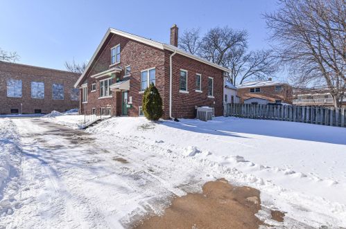 348 Howard Ave, Milwaukee WI 53235-4807 exterior