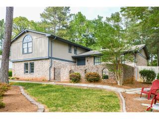 5229 Waterford Dr, Atlanta GA  30338-3141 exterior