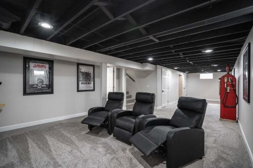 5741 96th St, Milwaukee WI  53225-2614 exterior