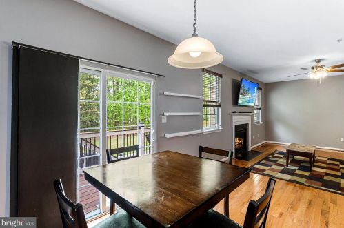 7722 Hollins Chapel Ct, Glen Burnie MD 21060-8396 exterior