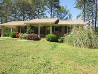 3742 Gloucester Dr, Tucker GA  30084-7203 exterior