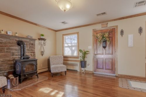 301 West Ln, Clark NJ  07066-1631 exterior